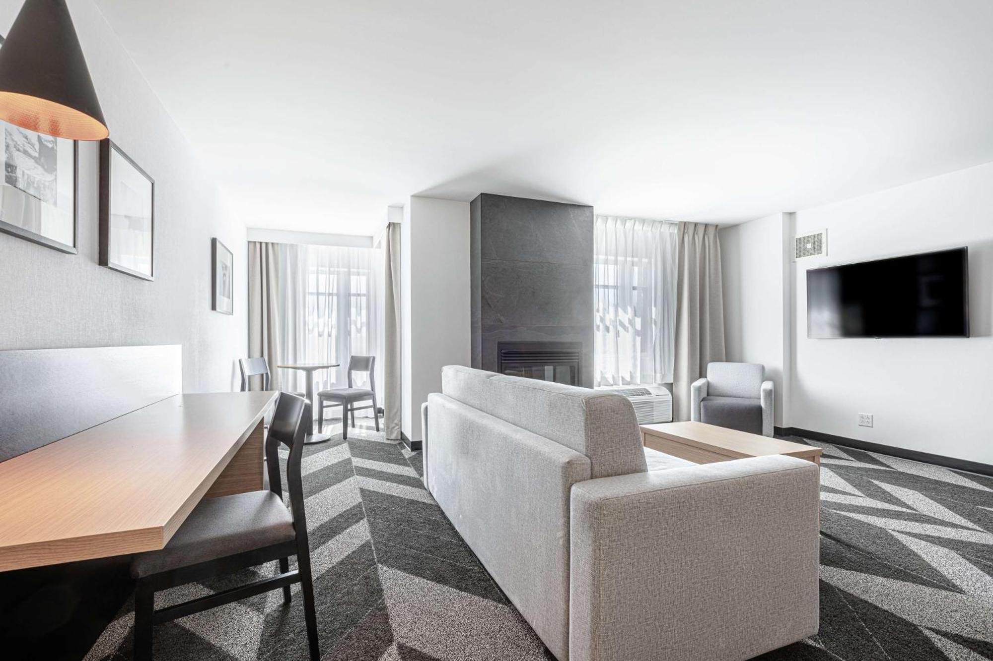 Doubletree By Hilton Quebec Resort Exterior foto